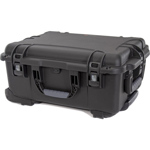 Nanuk 955 wheeled hard case with foam insert for professional gear protection